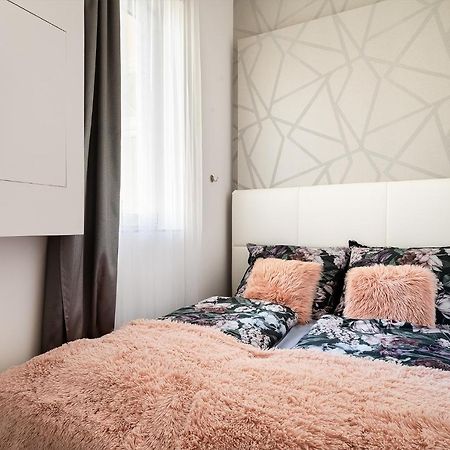 Luxury Apartment With Free Garage And Balcony In The Center Budapest Extérieur photo