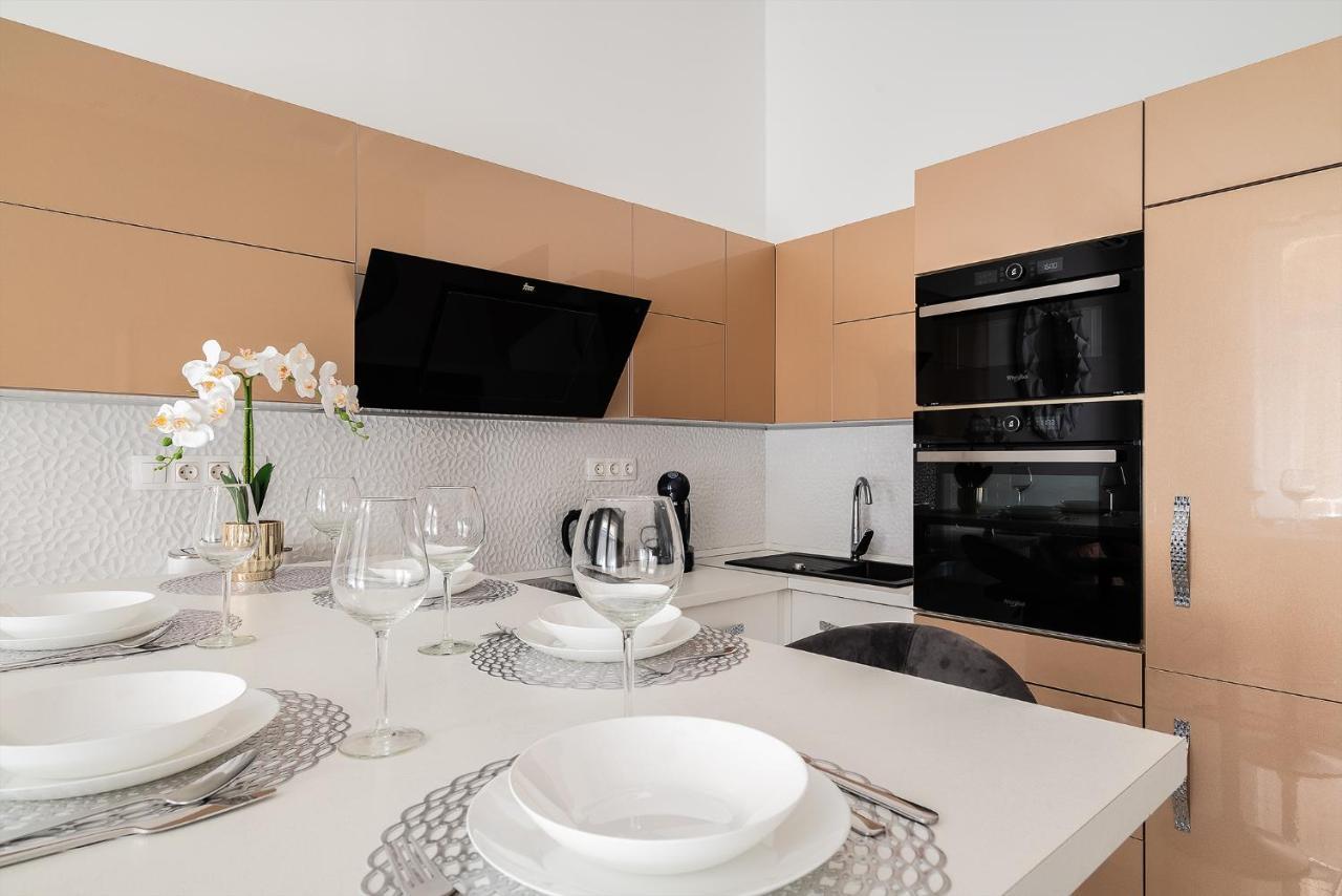 Luxury Apartment With Free Garage And Balcony In The Center Budapest Extérieur photo