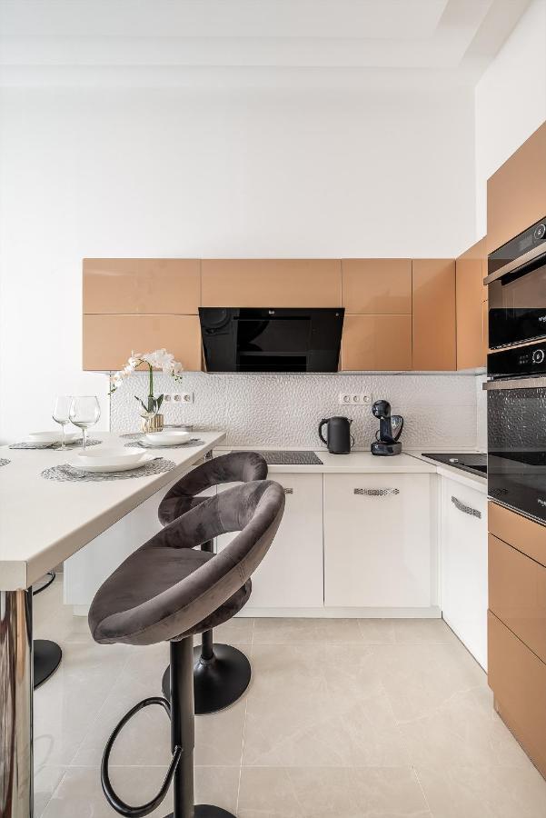 Luxury Apartment With Free Garage And Balcony In The Center Budapest Extérieur photo