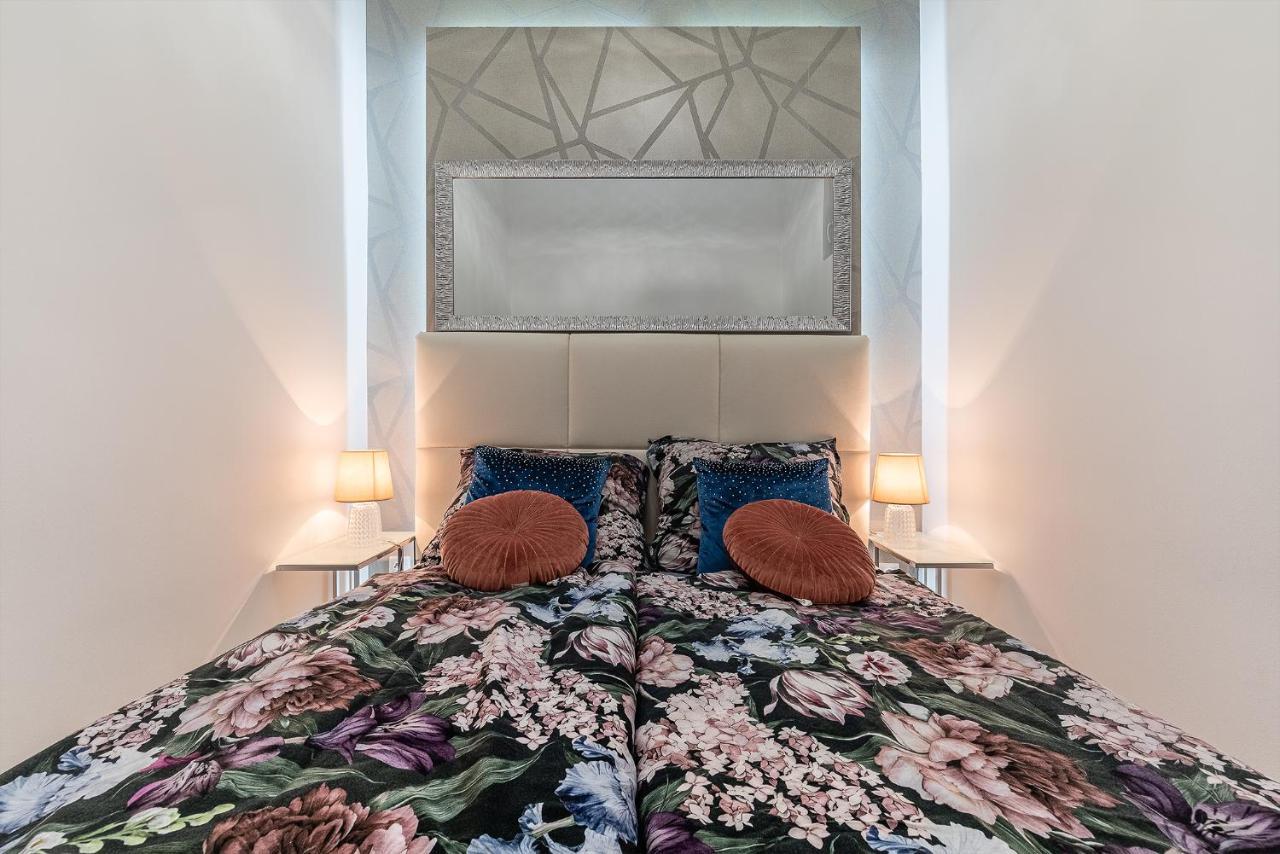 Luxury Apartment With Free Garage And Balcony In The Center Budapest Extérieur photo