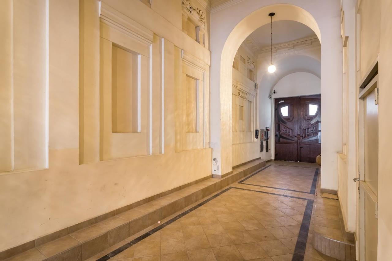 Luxury Apartment With Free Garage And Balcony In The Center Budapest Extérieur photo