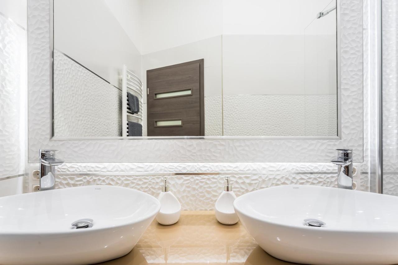 Luxury Apartment With Free Garage And Balcony In The Center Budapest Extérieur photo