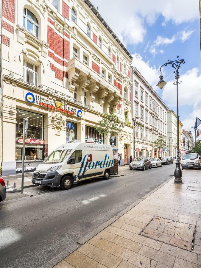 Luxury Apartment With Free Garage And Balcony In The Center Budapest Extérieur photo